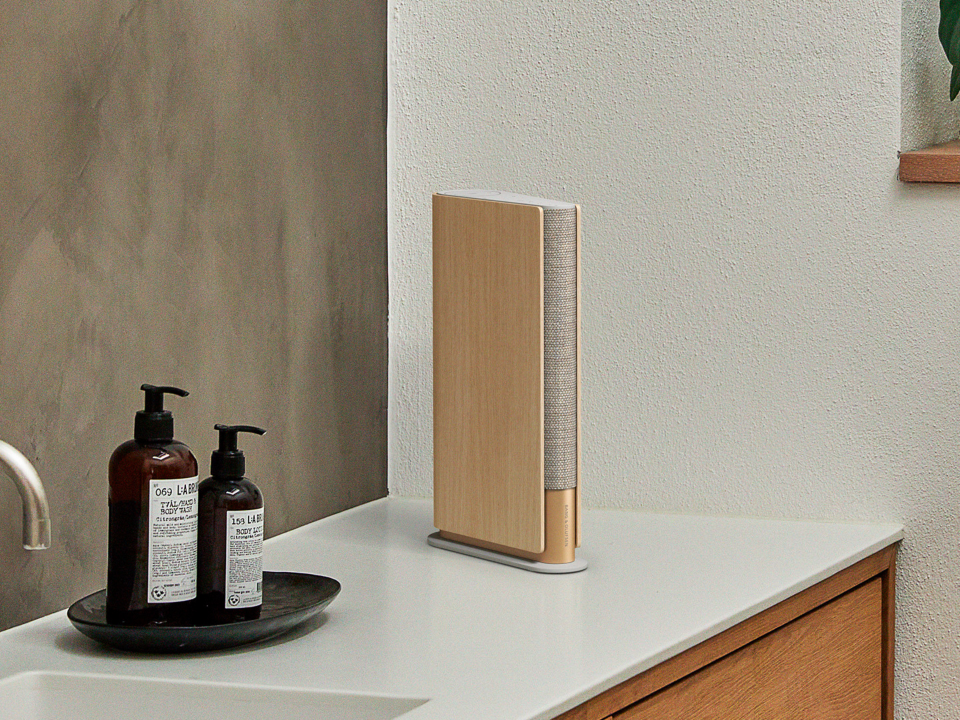 Loa B&O Beosound Emerge Gold Tone