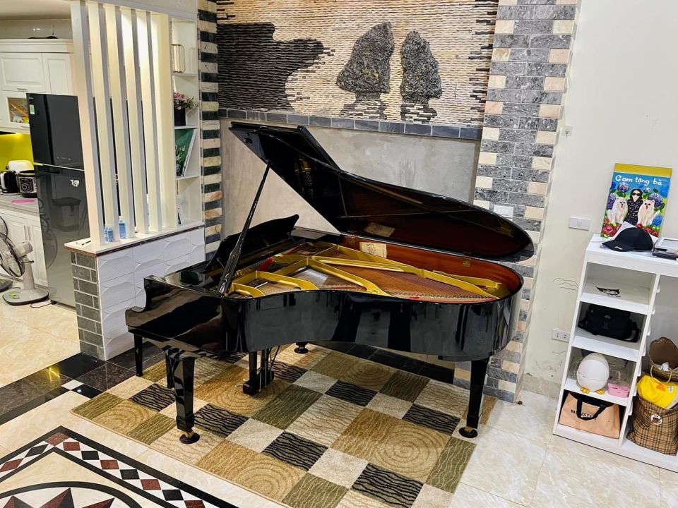 YAMAHA C5