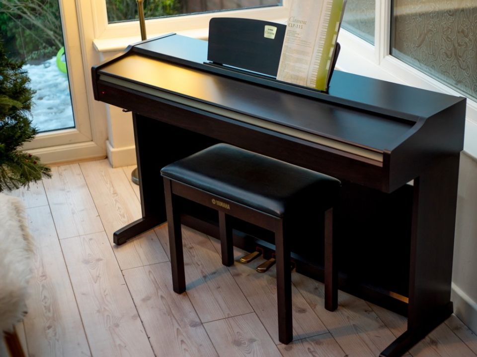 YAMAHA CLP-115