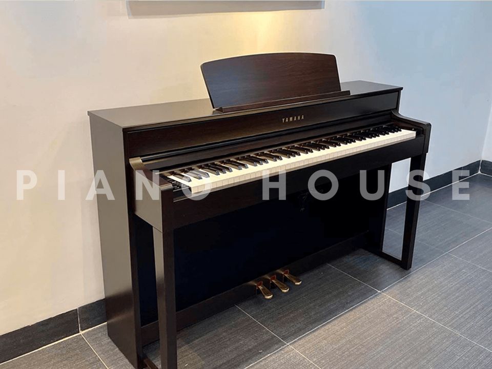 YAMAHA CLP-545 R