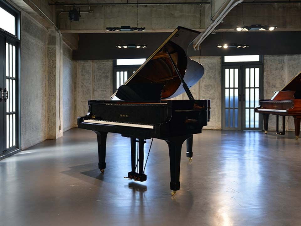 YAMAHA C5E