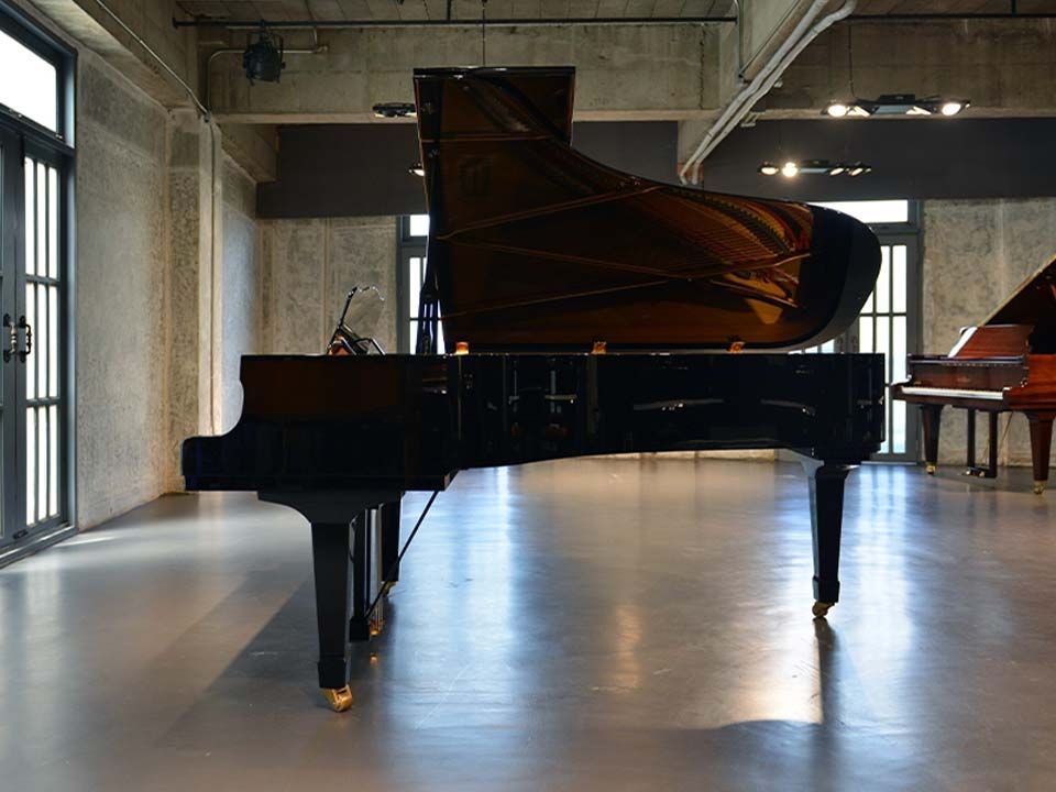 YAMAHA C7B