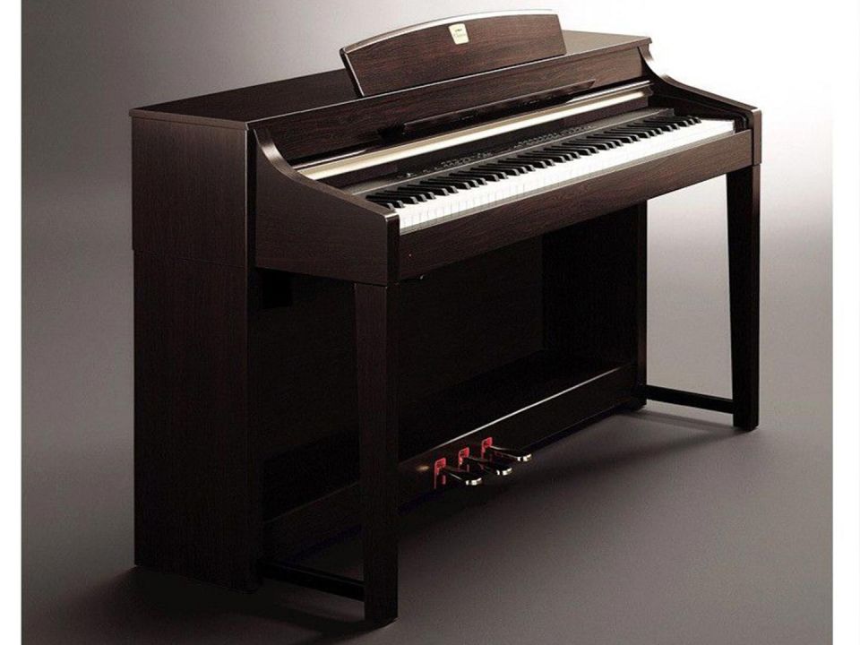 YAMAHA CLP-370 R