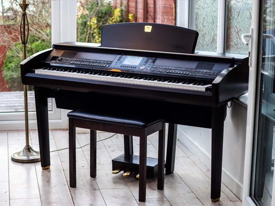 YAMAHA CVP-405 R
