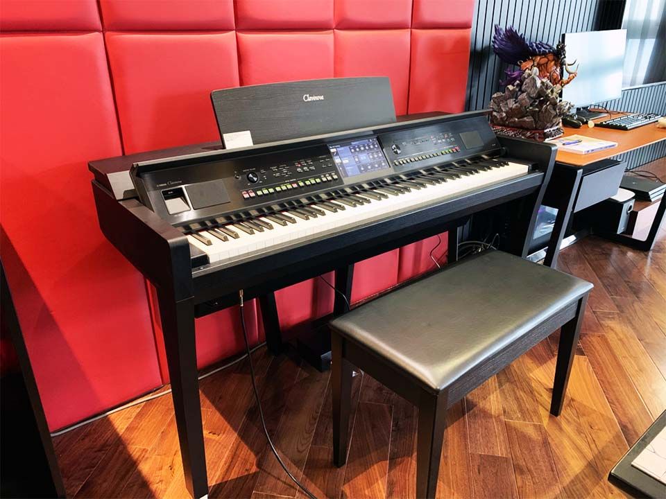YAMAHA CVP-809 B