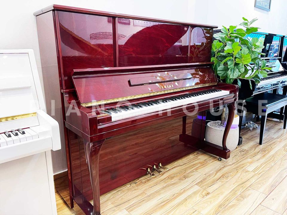 YAMAHA U30BiC