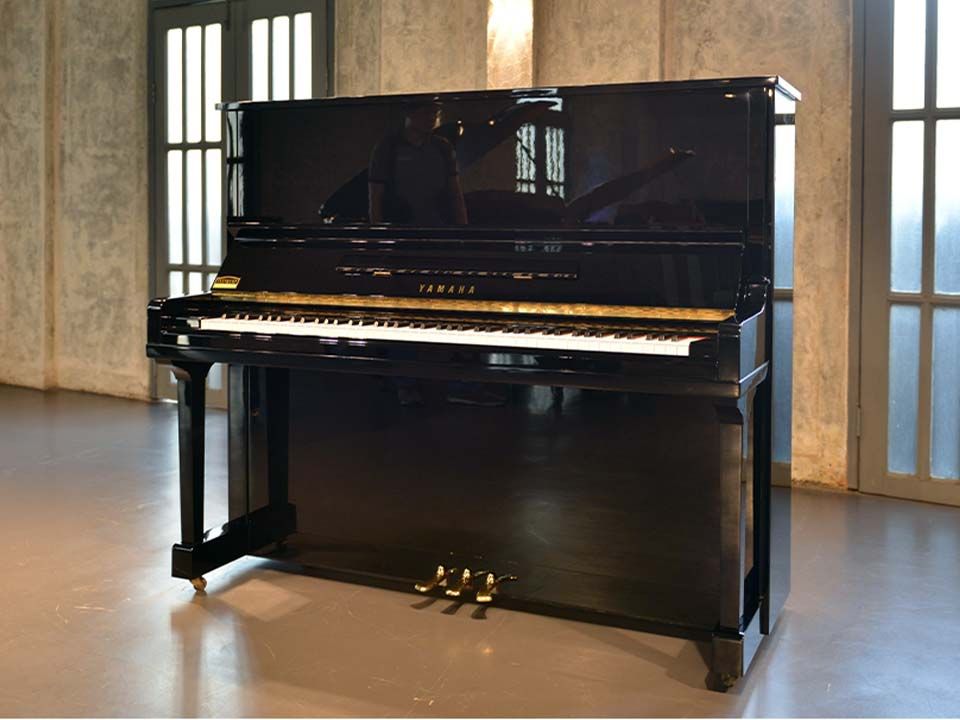 YAMAHA U30BL Disk Player