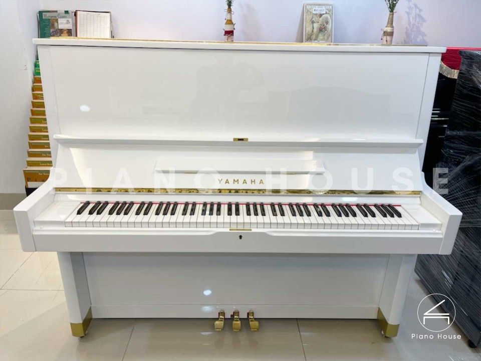 YAMAHA U5 WH