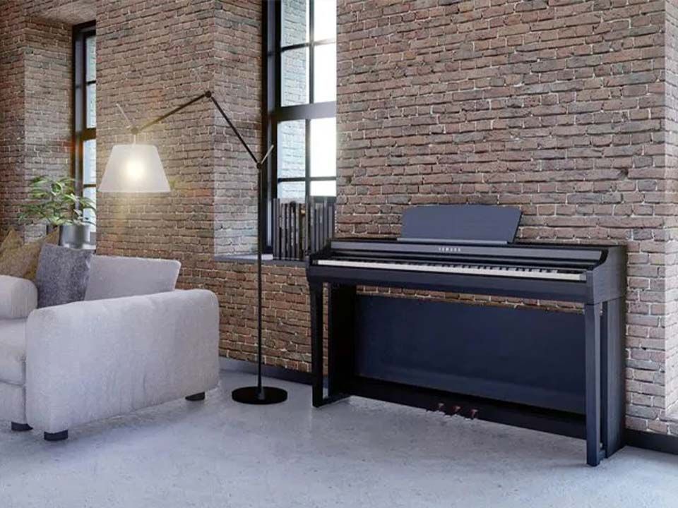 YAMAHA CLP-725 R