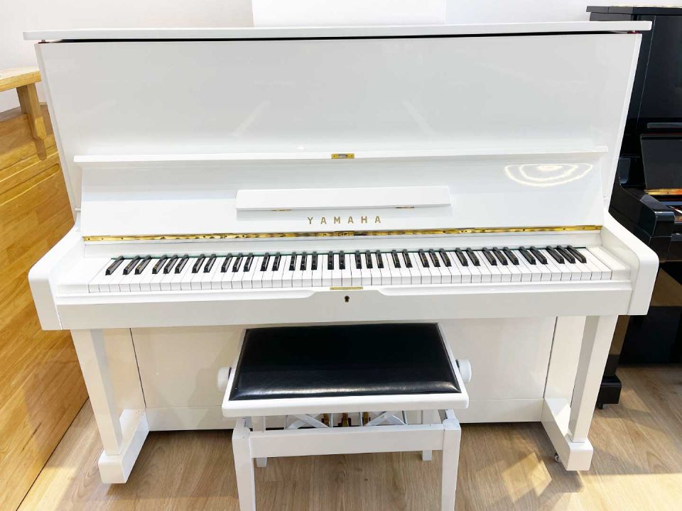 YAMAHA U2B