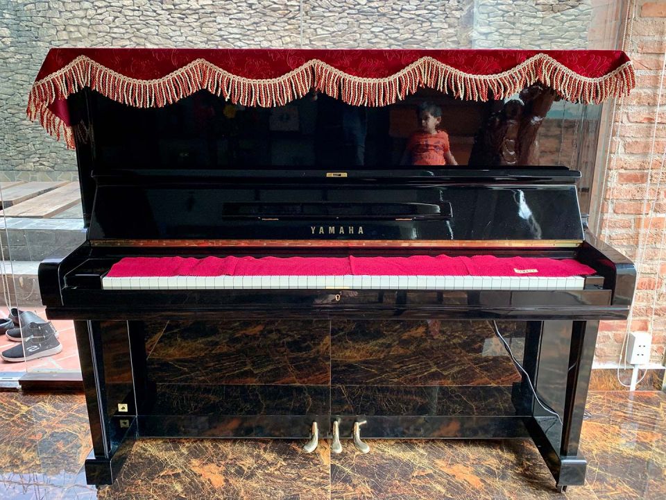 YAMAHA U3E