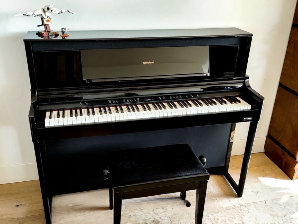 ROLAND LX-706 PE New