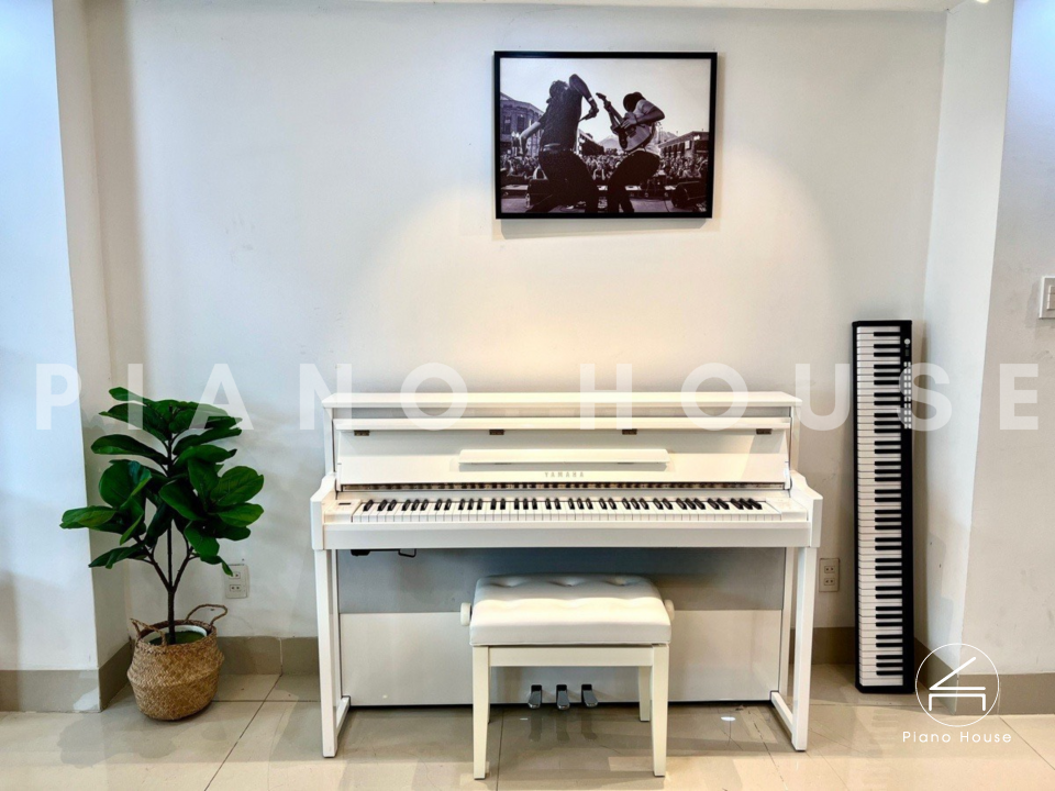 YAMAHA NU1X PBW
