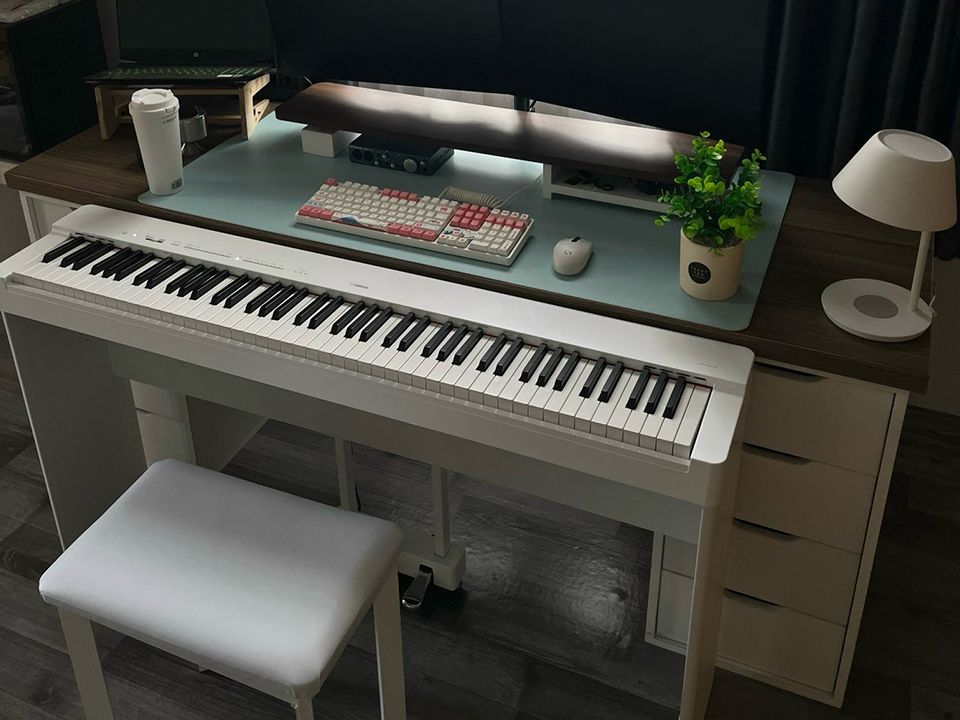 YAMAHA P-225WH