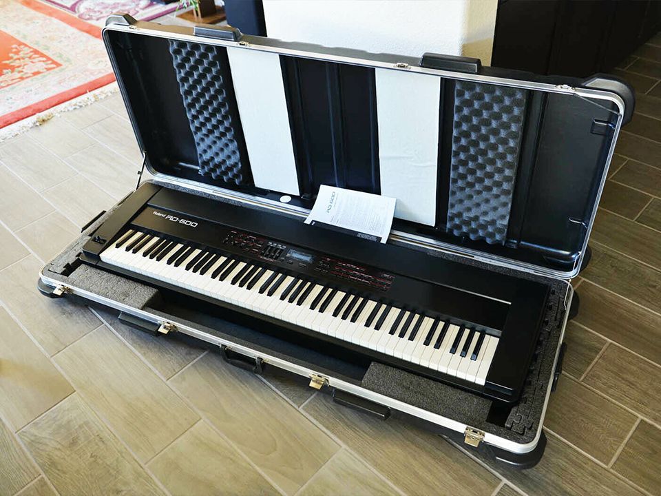 ROLAND RD-600