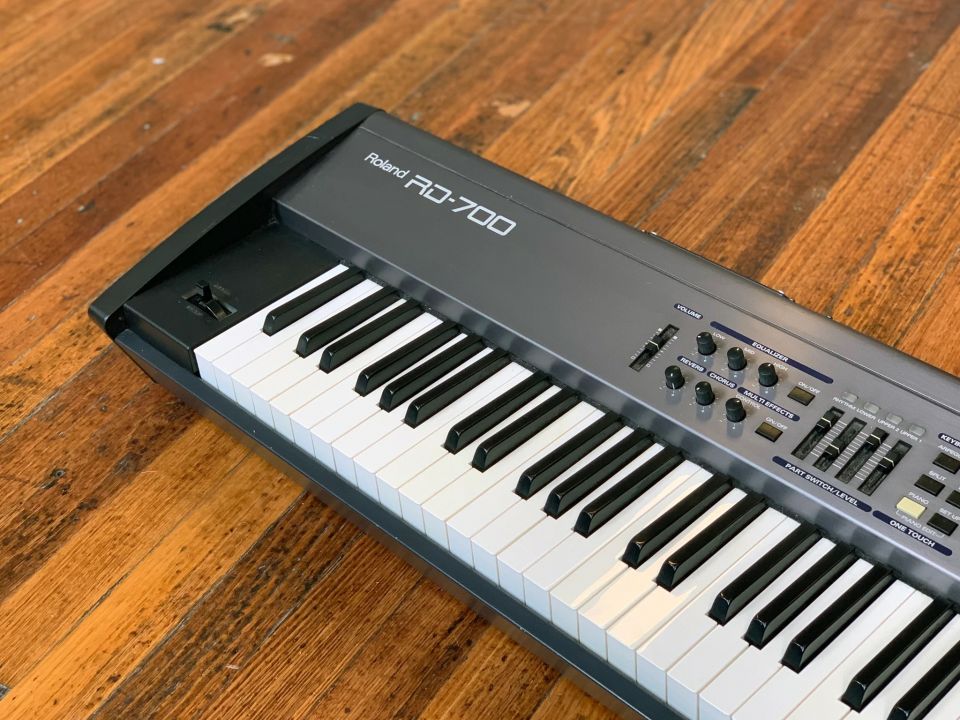 ROLAND RD-700GX