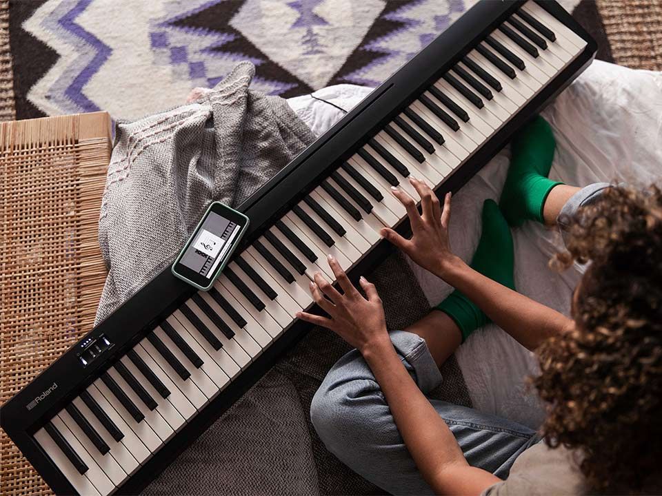 ROLAND FP-10
