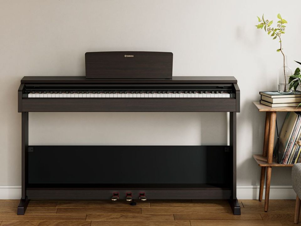 YAMAHA YDP-105 R