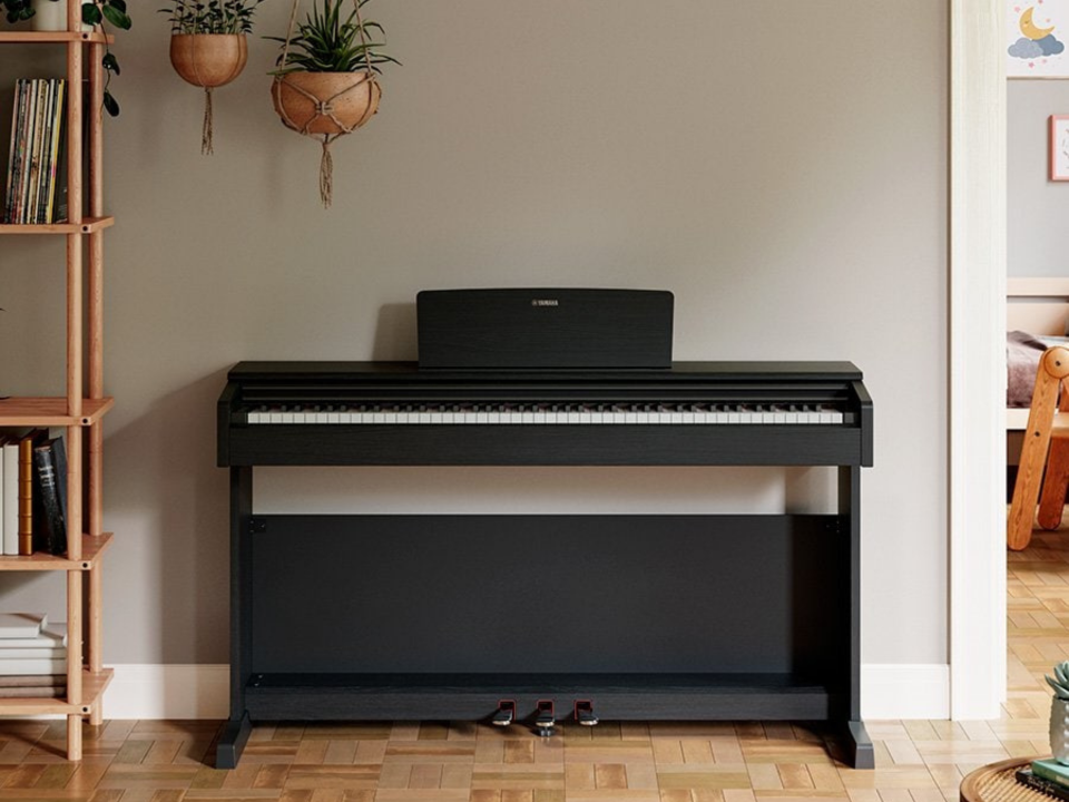 YAMAHA YDP-145 B