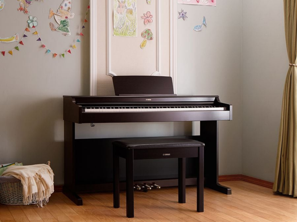 YAMAHA YDP-165 B