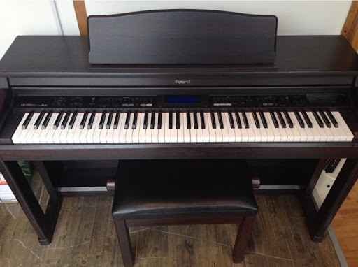 Piano điện Roland KR-570